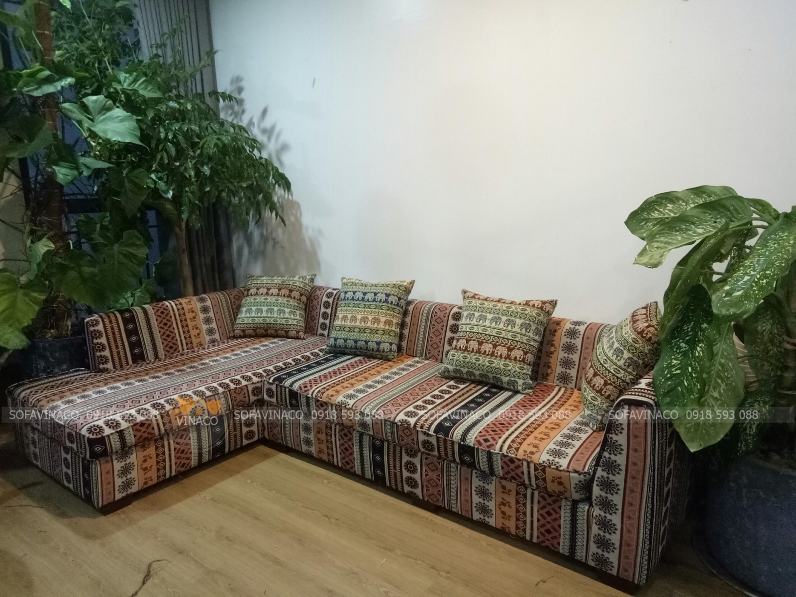 Sau khi hoàn thành bọc lại ghế sofa vải thổ cẩm thì bộ ghế lại như bộ sofa mới
