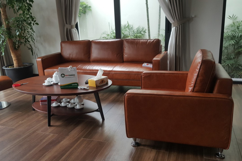 Lựa chọn bọc ghế sofa màu nâu cho không gian sang trọng và thanh lịch