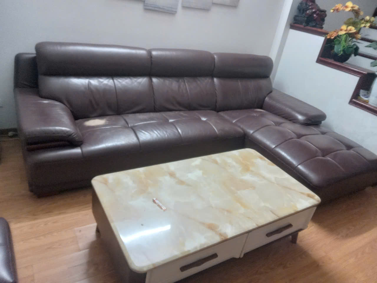 Tình trạng bộ ghế sofa trước khi bọc lại tại Phạm Văn Đồng