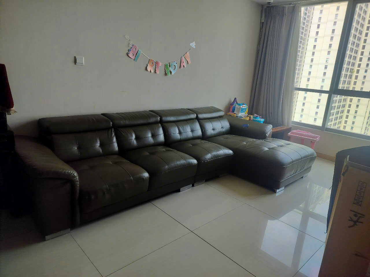 Tình trạng bộ ghế sofa tại Khuất Duy Tiến