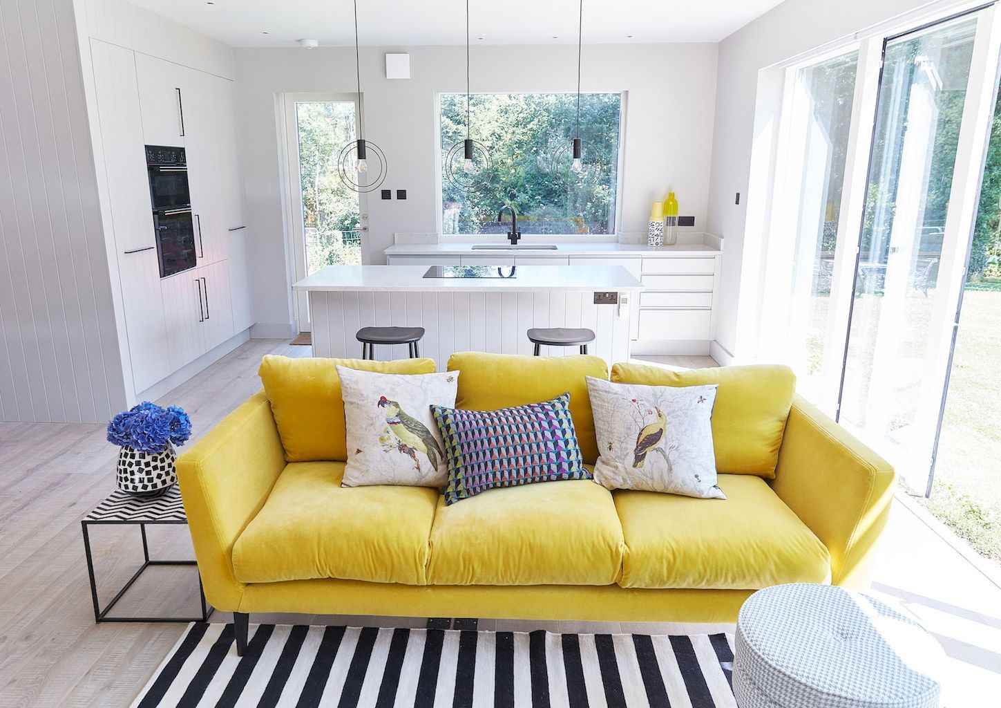Detox lại căn nhà của bạn bằng cách thay đổi bọc ghế sofa