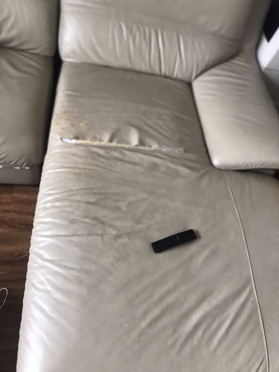 sofa bị rách mặt ngồi