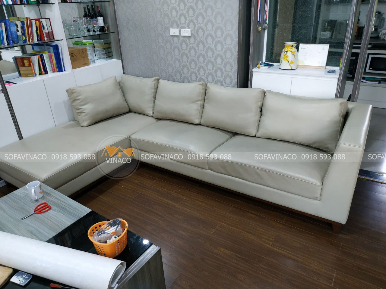 Bảo dưỡng + sửa chữa ghế sofa da hỏng trầm trọng - anh Kiên tại Ciputra, Hà Nội