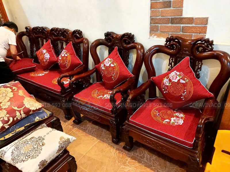 Kích Thước Đệm Ghế Gỗ Ảnh Hưởng Thế Nào Đến Thẩm Mỹ Phòng Khách? – Bí Quyết Nâng Tầm Nội Thất