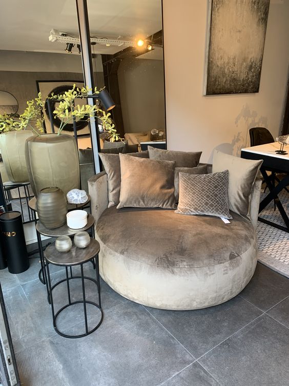 Vinaco ra mắt thêm mẫu sofa đơn tròn mới
