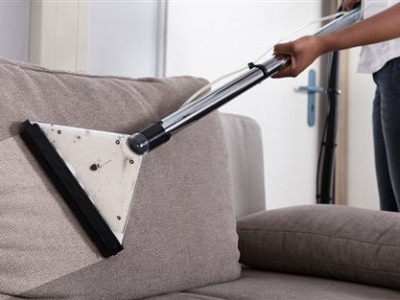 5 Bước Quy Trình Chuyên Sâu Phục Hồi Độ Bền Cho Sofa Vải Ngay Tại Nhà