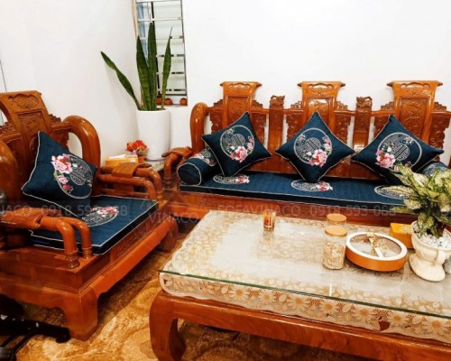 Đệm Ghế Gỗ Phòng Khách Nhỏ: Bí Quyết Chọn Đệm Êm Ái Mà Vẫn Gọn Gàng