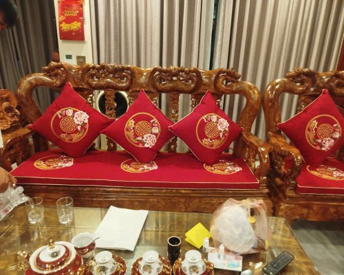 Nên chọn nệm ghế sofa gỗ dày bao nhiêu là ngồi êm và không bị xẹp?