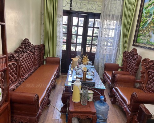 So sánh da PU, da PVC và da thật trong làm đệm ghế gỗ phòng khách