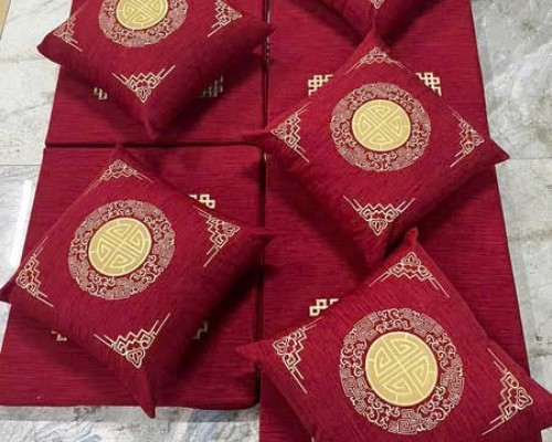 So Sánh Giá Đệm Ghế Gỗ Bông Ép Cứng Và Mút Mềm: Nên Chọn Loại Nào?