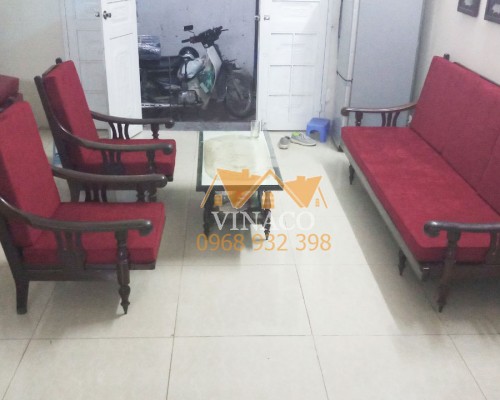 Vì sao đệm ghế gỗ nhanh bạc màu dù ít sử dụng?