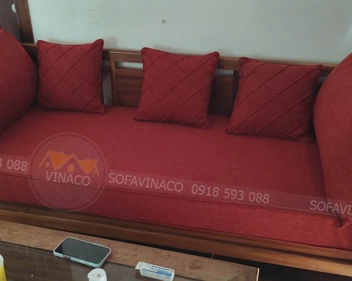 Vì sao nên sử dụng đệm cho ghế gỗ phòng khách?