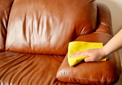 Ghế sofa bị ẩm mốc và cách khắc phục